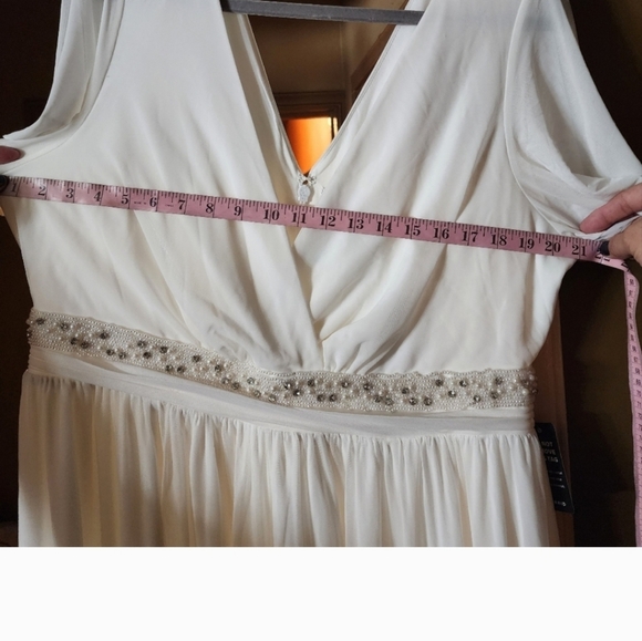 Torrid Maxi Mesh Empire Waist Wedding Gown - Picture 4 of 7